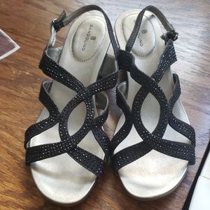 BN Bandolino Sparkle Strappy Wedge Sandal sz8